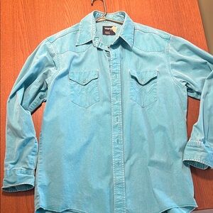 Vintage Wrangler Blue Casual Button Down Shirt with Western Style